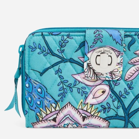 NWT Vera Bradley RFID turnlock wallet in Peacock Garden